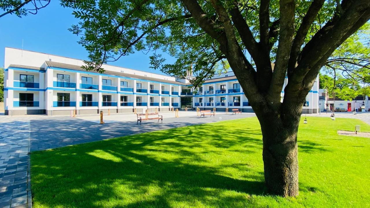 Nn Boutique Hotel Тисауйварош Экстерьер фото
