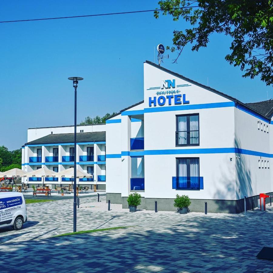 Nn Boutique Hotel Тисауйварош Экстерьер фото