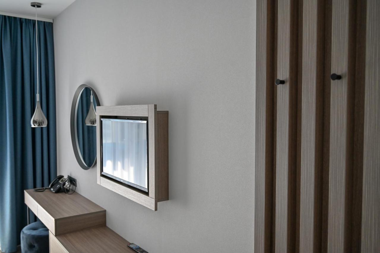 Nn Boutique Hotel Тисауйварош Экстерьер фото