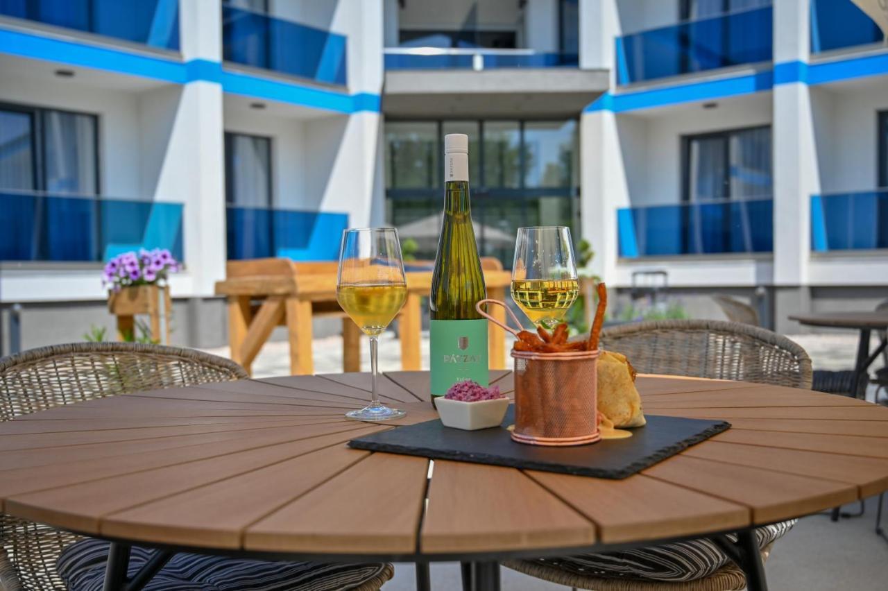 Nn Boutique Hotel Тисауйварош Экстерьер фото
