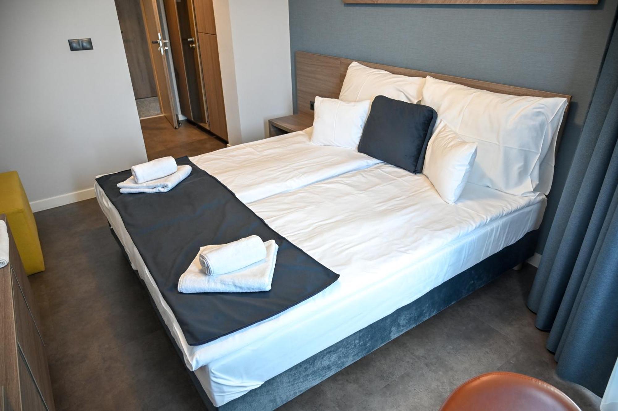 Nn Boutique Hotel Тисауйварош Экстерьер фото