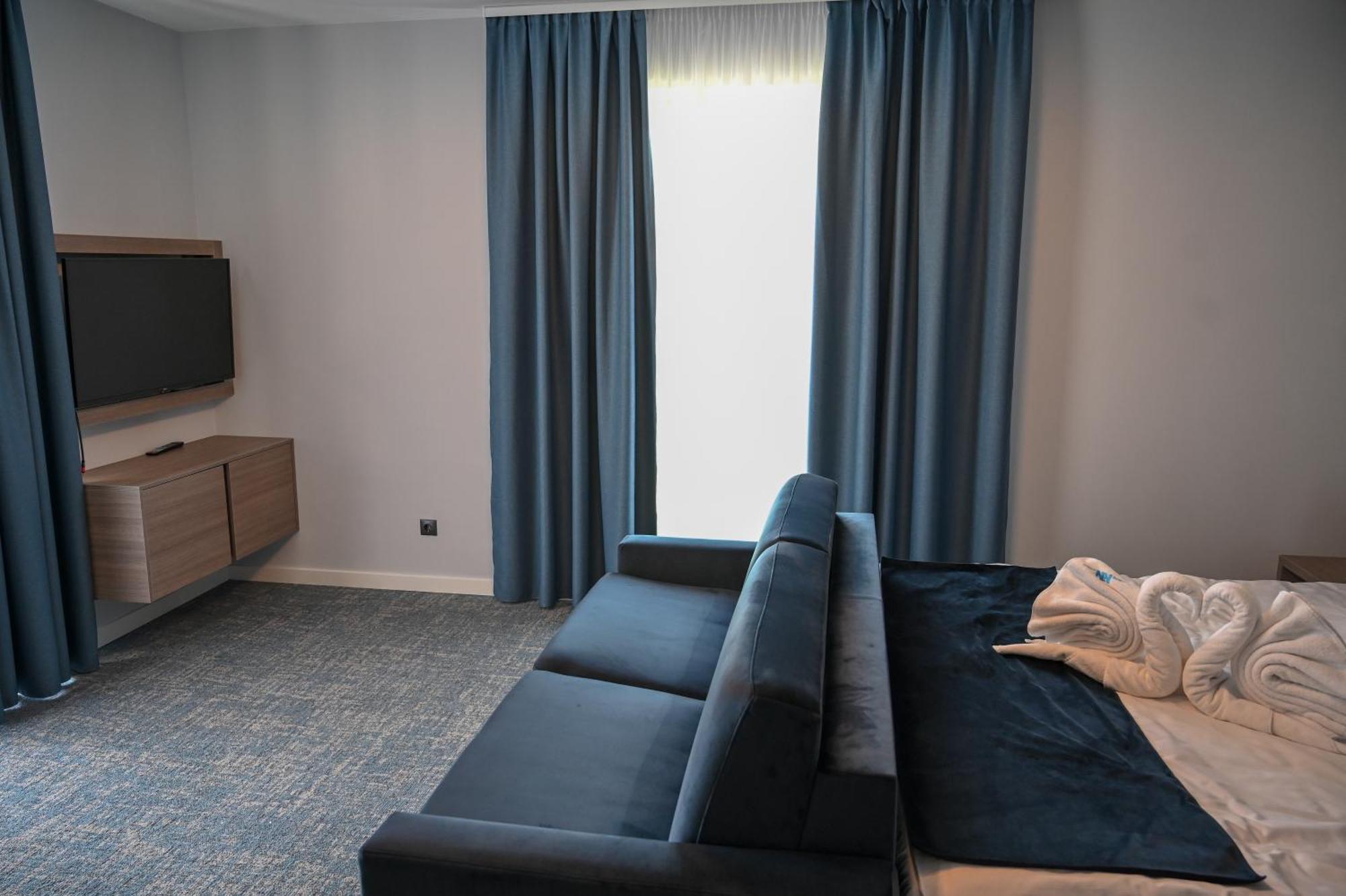 Nn Boutique Hotel Тисауйварош Экстерьер фото