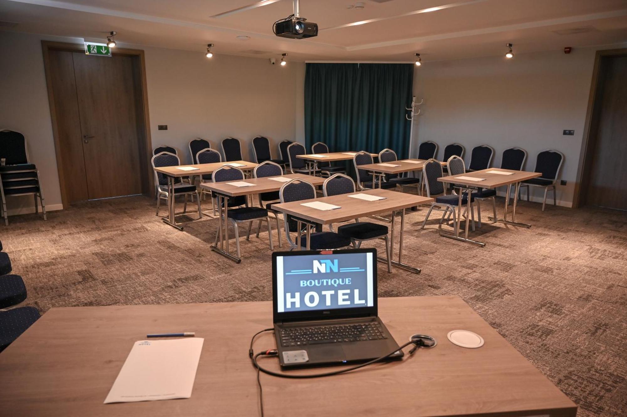 Nn Boutique Hotel Тисауйварош Экстерьер фото